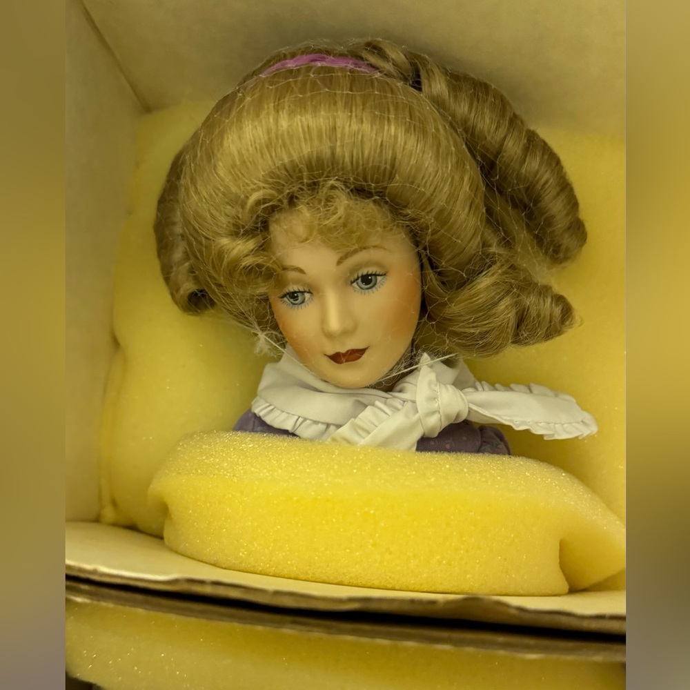 Franklin Mint Heirloom Porcelain Doll~Devotion~A Mother's Love~